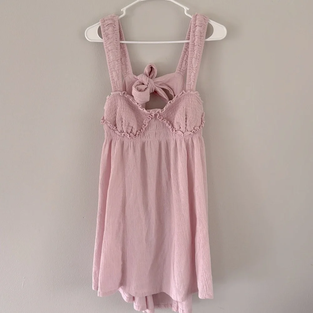 Elegant Pink Sleeveless Dress - Picture 3 of 7